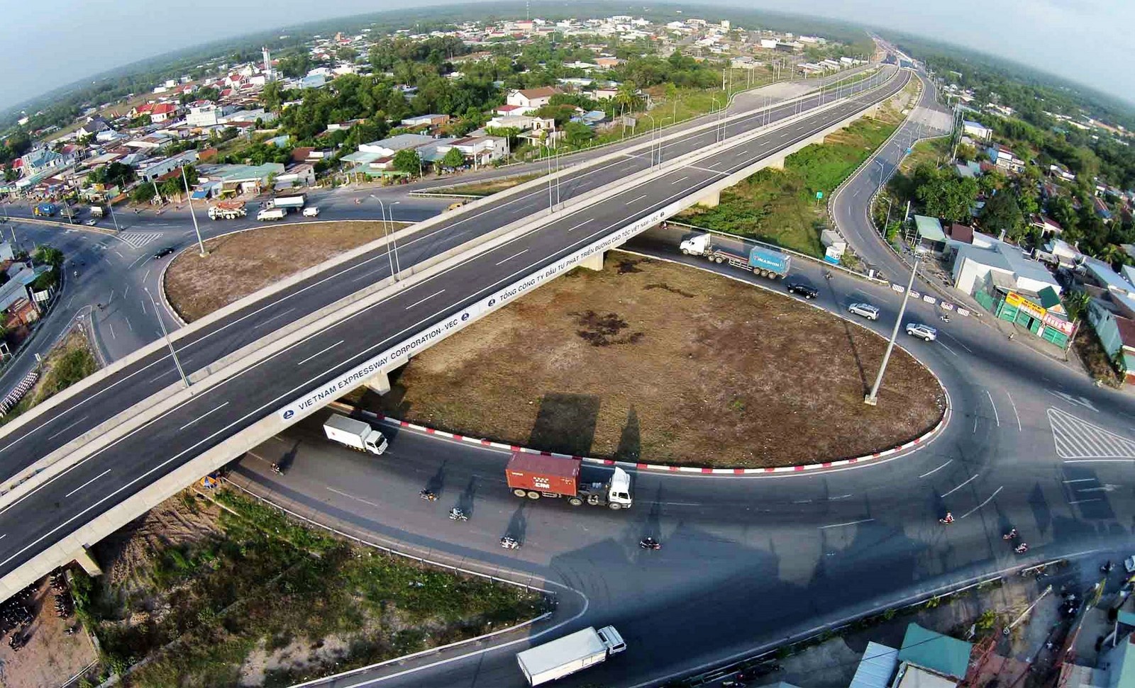 Phát triển hạ tầng giao thông: Chú trọng sử dụng năng lượng hiệu quả