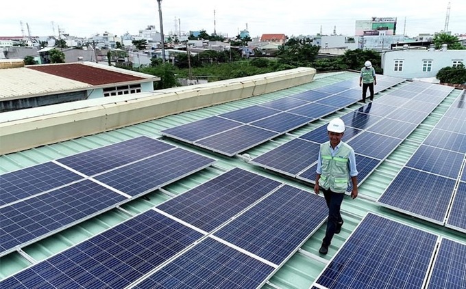 CÁC BÀI HỌC TỪ CHÍNH SÁCH VÀ THỰC TIỄN PHÁT TRIỂN ĐIỆN MẶT TRỜI MÁI NHÀ Ở VIỆT NAM