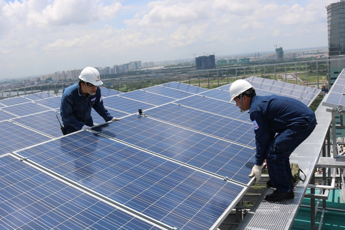 Vì sao đang thiếu điện nhưng hàng tỷ kWh điện gió, điện mặt trời bị bỏ đi?